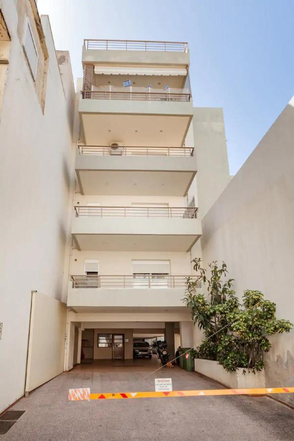 Cozy Spacious Apartment In The Heart Of Heraklion Exterior photo